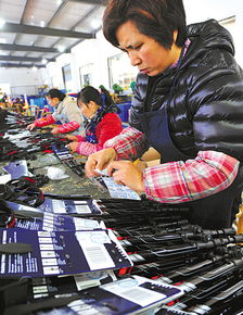 百項國內(nèi)專利撐起 中國運動杖之鄉(xiāng)